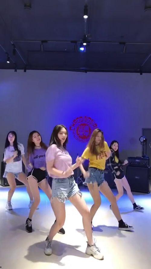 小姐姐舞蹈视频,小姐姐舞蹈视频魅力瞬间回顾